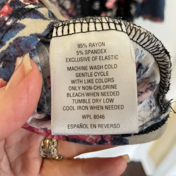 Multi color/pattern design on/off Shoulder - Picture 8 of 9